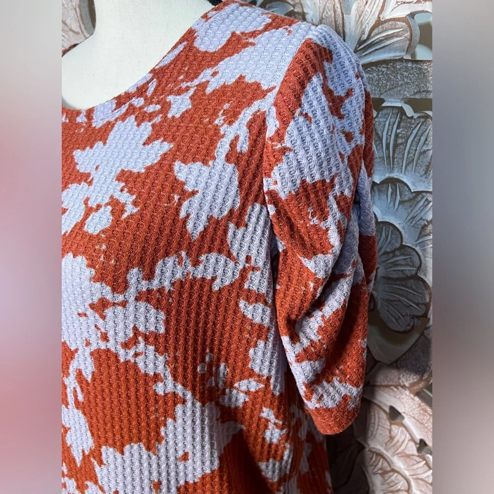 EUC Simply Vera Vera Wang  Knit Floral Blouse Ruched Sleeves Sz L - Picture 3 of 6